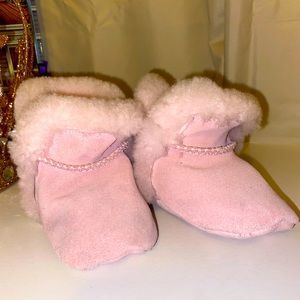Infant Ugg boots worn a handful of times!